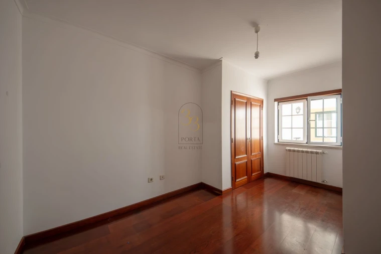 Apartamento T2 para Venda em Golegã Foto 12