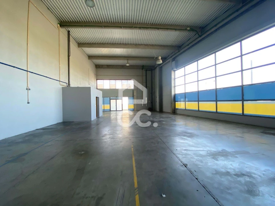 Armazém para Arrendamento em Alhos Vedros Foto 3