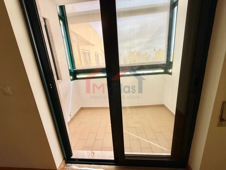 Apartamento T2 para Venda em Faro (Sé e São Pedro) Foto 7