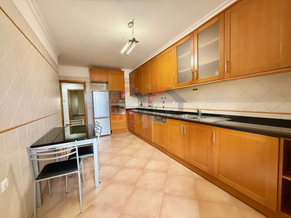 Apartamento T2 para Venda em Faro (Sé e São Pedro) Foto 11