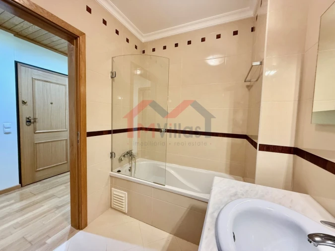 Apartamento T2 para Venda em Faro (Sé e São Pedro) Foto 29