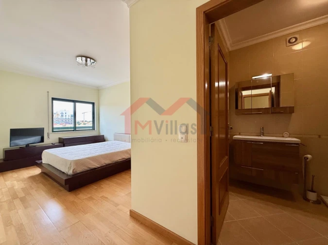 Apartamento T2 para Venda em Faro (Sé e São Pedro) Foto 18