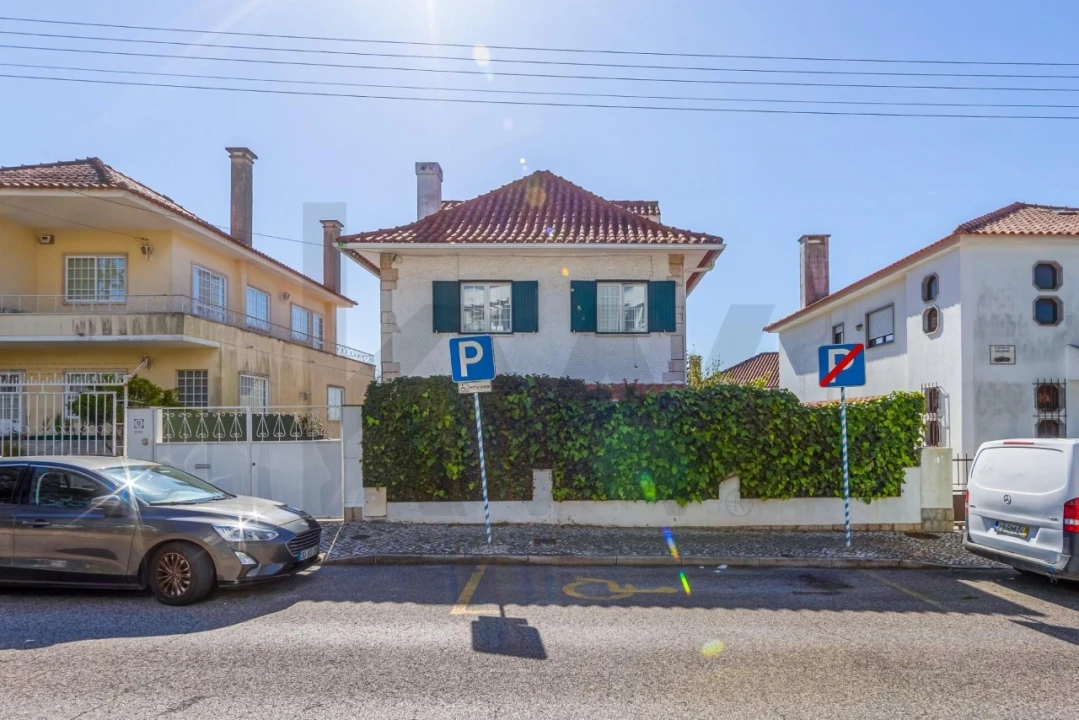 Moradia T6 para Venda em Algés, Linda-A-Velha e Cruz Quebrada-Dafundo Foto 3