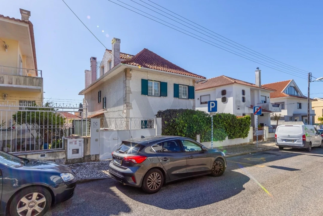 Moradia T6 para Venda em Algés, Linda-A-Velha e Cruz Quebrada-Dafundo Foto 4