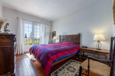 Moradia T6 para Venda em Algés, Linda-A-Velha e Cruz Quebrada-Dafundo