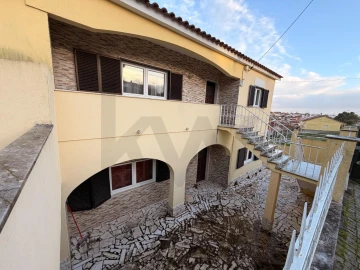 Moradia T5 para Venda em Porto Salvo