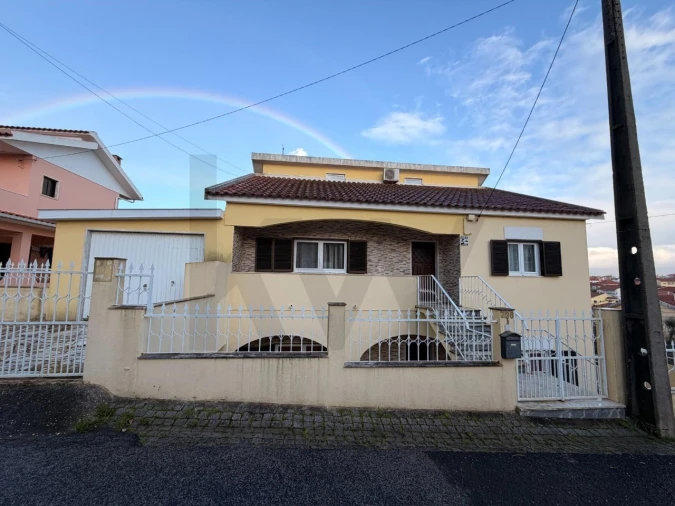 Moradia T5 para Venda em São Domingos de Rana Foto 1