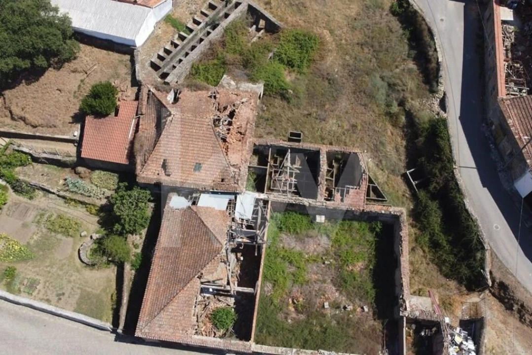 Armazém para Venda em Cebolais de Cima e Retaxo Foto 1