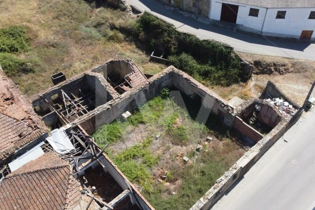 Armazém para Venda em Cebolais de Cima e Retaxo Foto 4