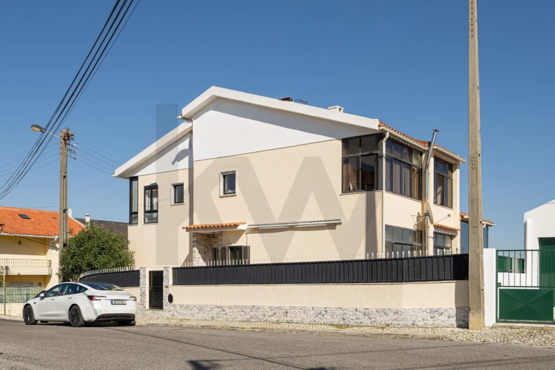 Moradia T4 para Venda em São Domingos de Rana Foto 2