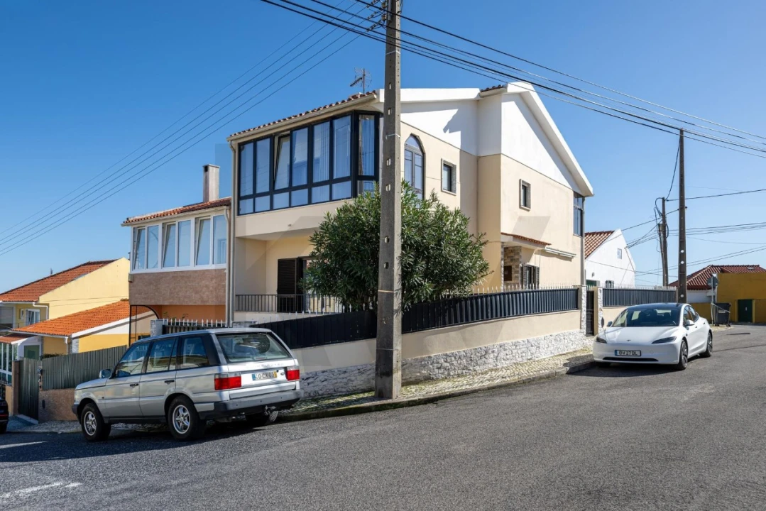 Moradia T4 para Venda em São Domingos de Rana Foto 6