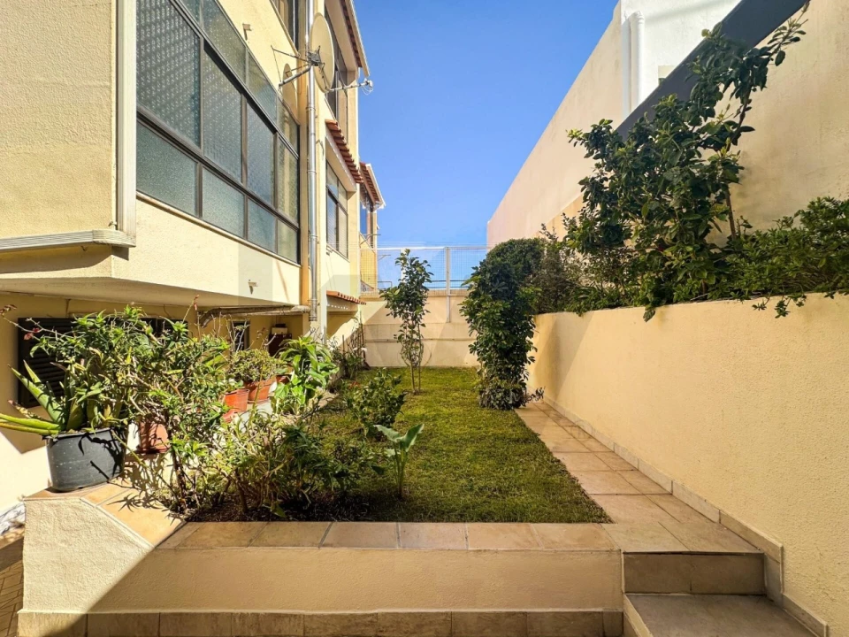 Moradia T4 para Venda em São Domingos de Rana Foto 7