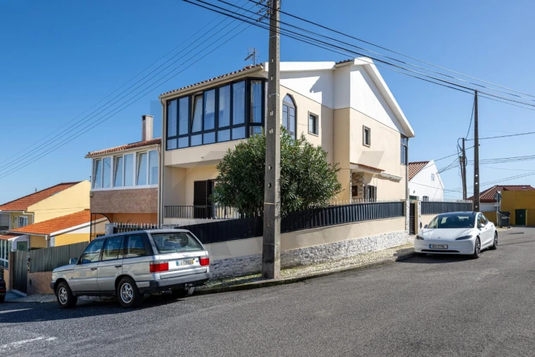 Moradia T4 para Venda em São Domingos de Rana Foto 6