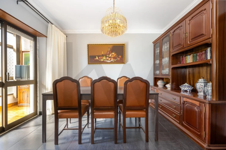 Moradia T4 para Venda em São Domingos de Rana Foto 16