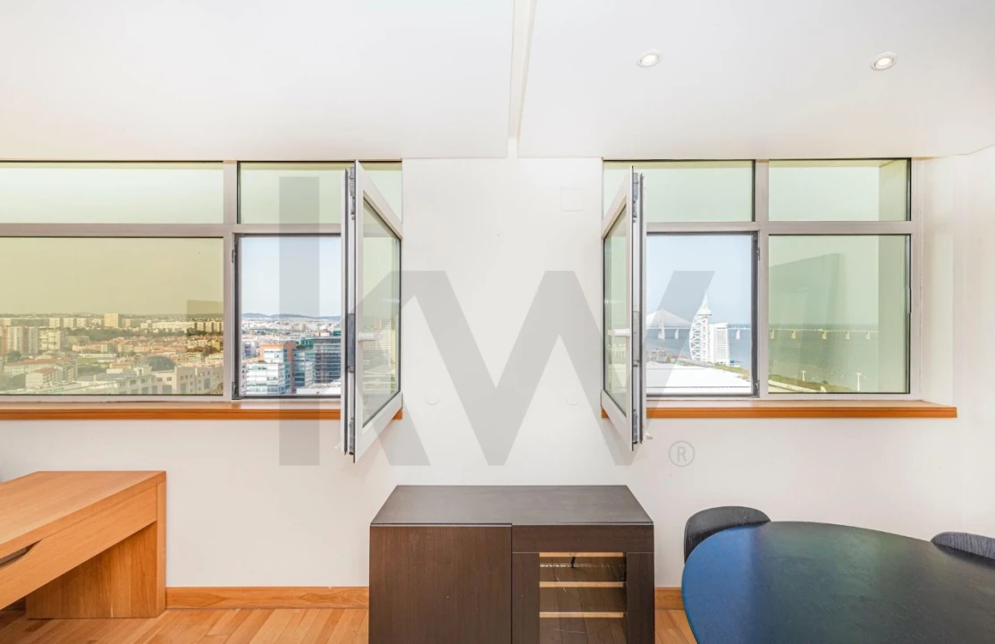 Apartamento T2 para Venda em Parque das Nações Foto 7