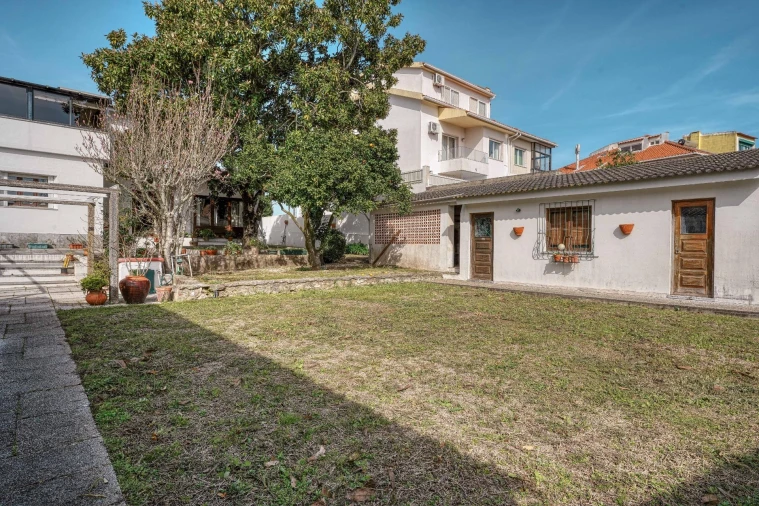 Moradia T4 para Venda em Agualva e Mira-Sintra Foto 4