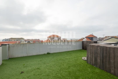 Moradia T4 para Venda em Aldoar, Foz do Douro e Nevogilde