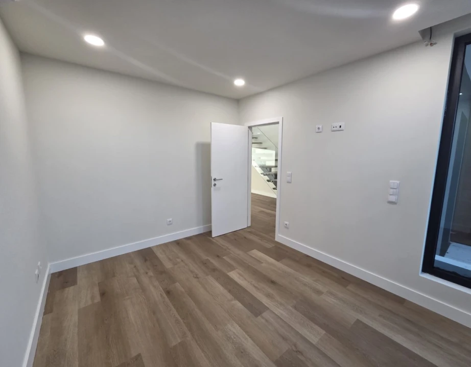 Moradia T4 para Venda em Aradas Foto 14