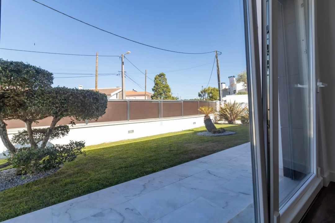 Moradia T6 para Venda em Charneca de Caparica e Sobreda Foto 50