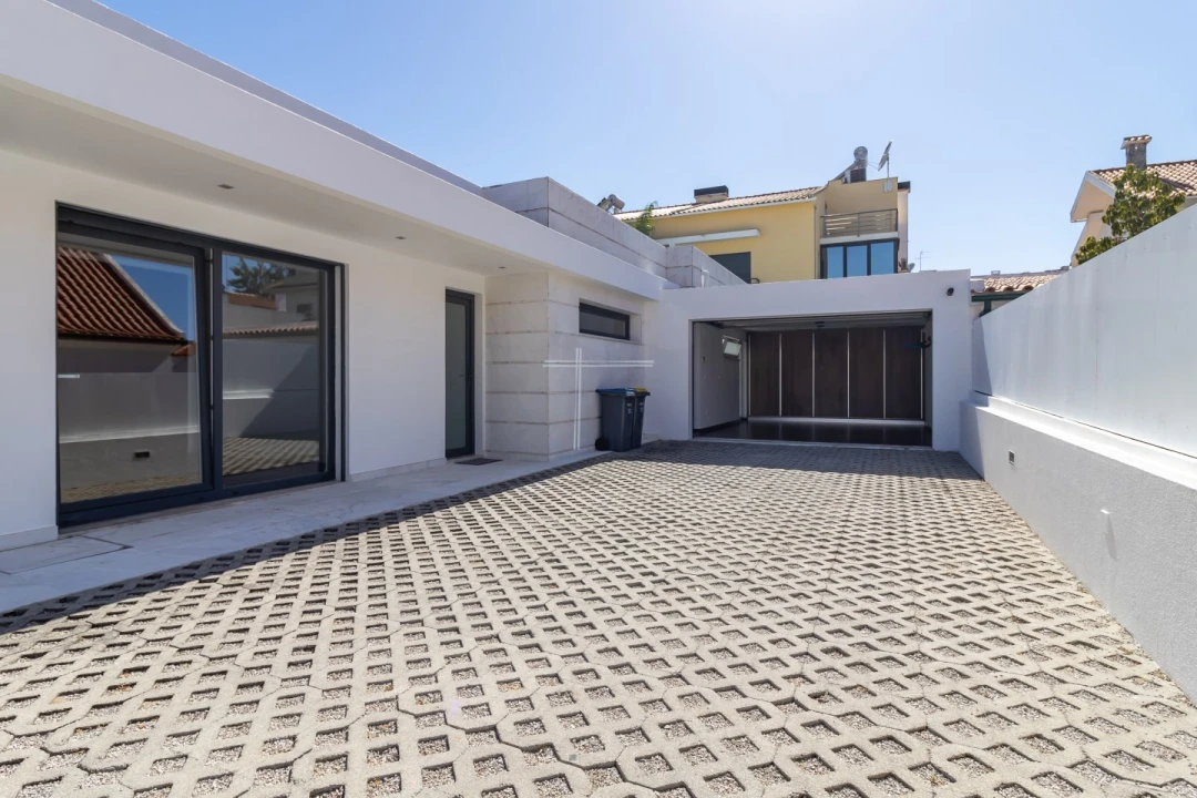 Moradia T6 para Venda em Charneca de Caparica e Sobreda Foto 58