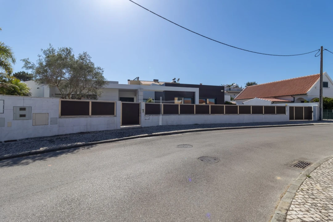 Moradia T6 para Venda em Charneca de Caparica e Sobreda Foto 82