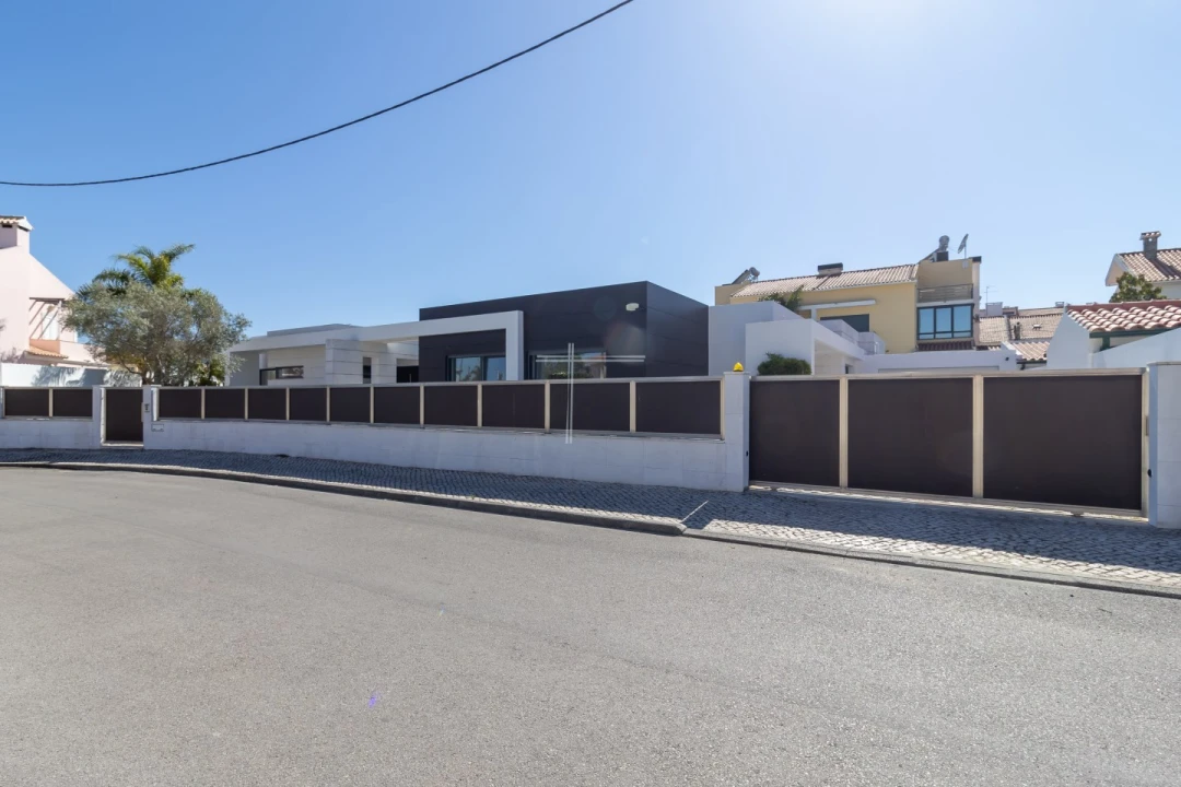 Moradia T6 para Venda em Charneca de Caparica e Sobreda Foto 83