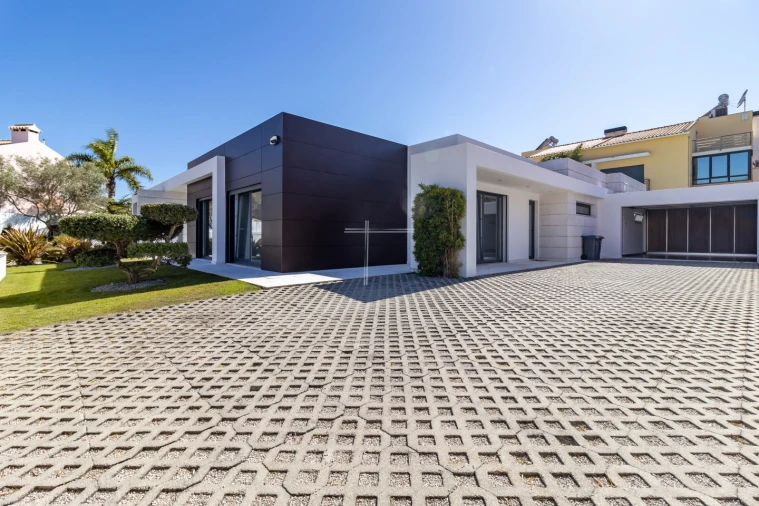 Moradia T6 para Venda em Charneca de Caparica e Sobreda Foto 2