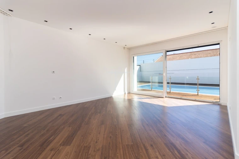 Moradia T6 para Venda em Charneca de Caparica e Sobreda Foto 7