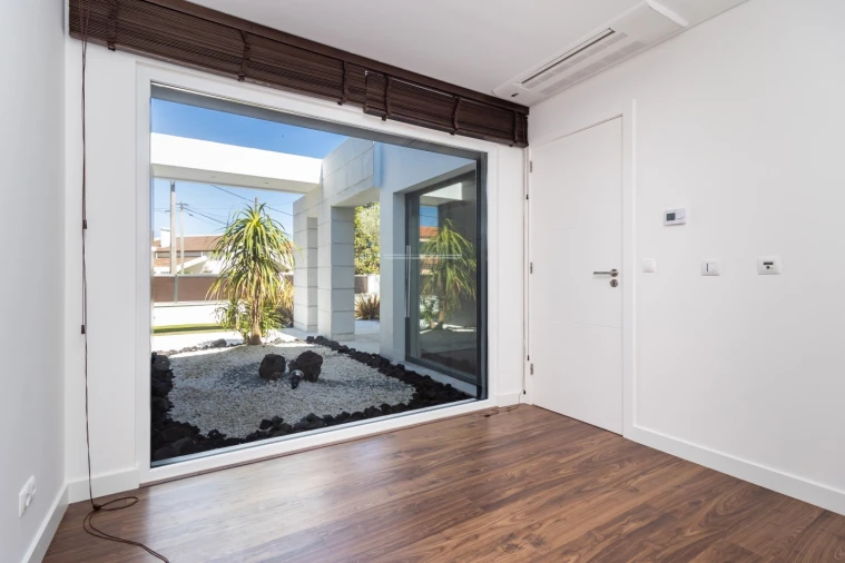 Moradia T6 para Venda em Charneca de Caparica e Sobreda Foto 9