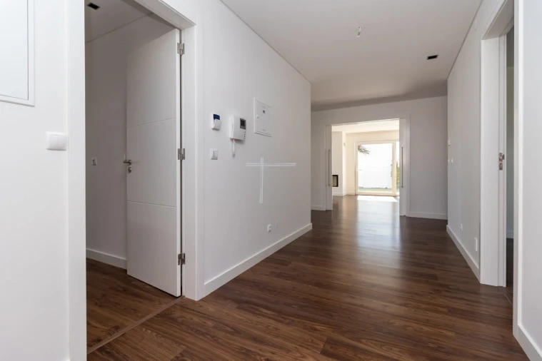 Moradia T6 para Venda em Charneca de Caparica e Sobreda Foto 12