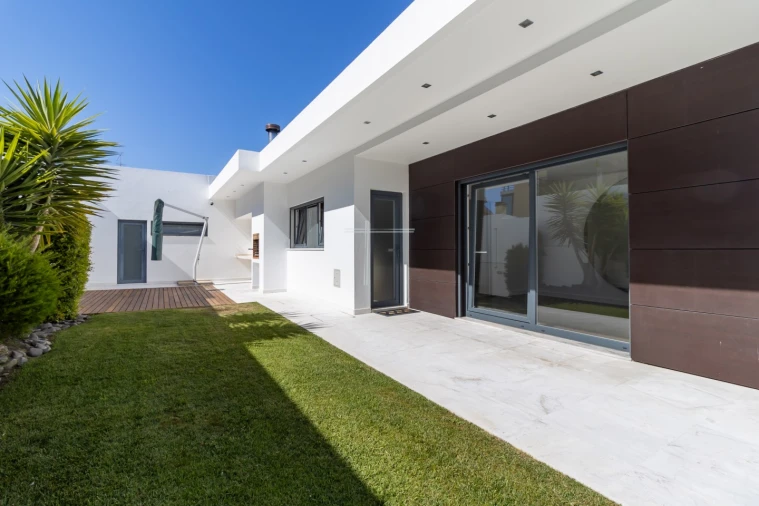 Moradia T6 para Venda em Charneca de Caparica e Sobreda Foto 78