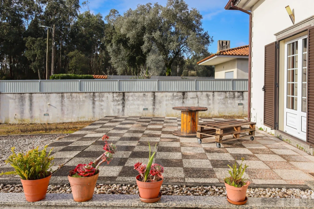 Apartamento T2 para Arrendamento em Requeixo, Nossa Senhora de Fátima e Nariz Foto 22