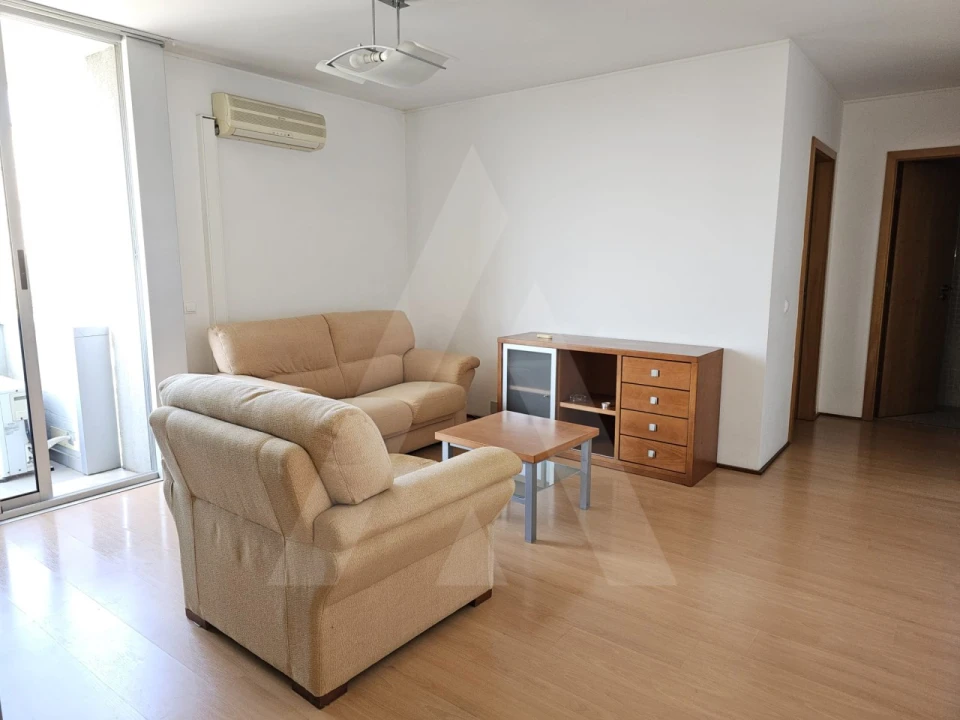 Apartamento T1 para Arrendamento em Aradas Foto 2