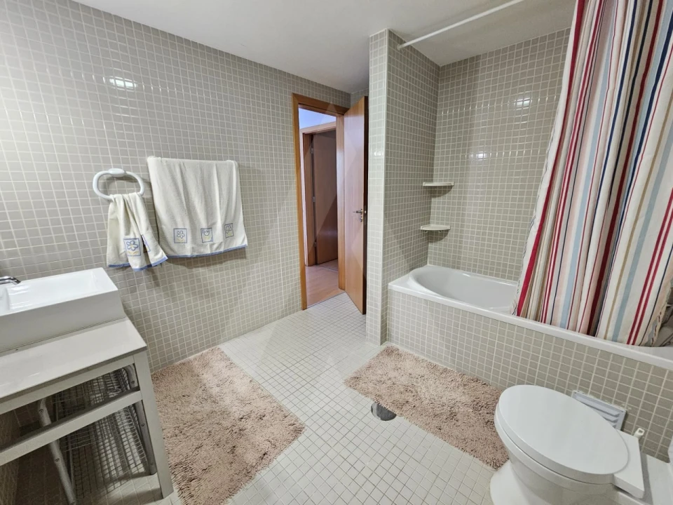 Apartamento T1 para Arrendamento em Aradas Foto 12