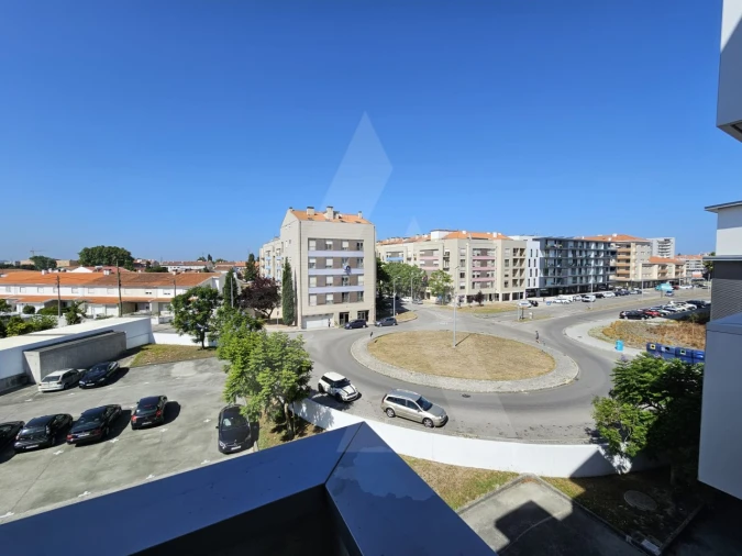 Apartamento T1 para Arrendamento em Aradas Foto 14