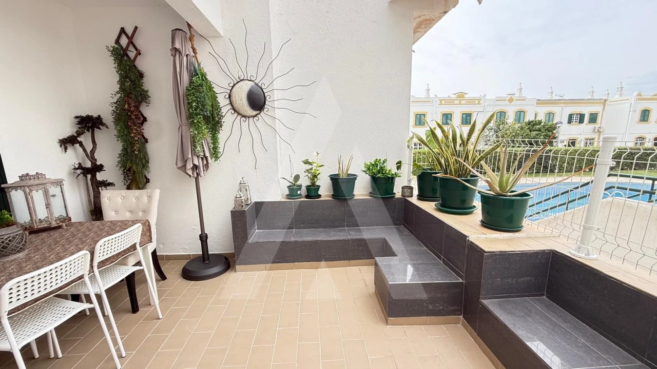 Apartamento T2 para Venda em Quarteira Foto 31