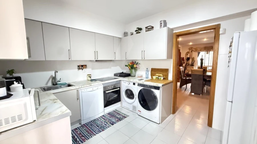 Apartamento T2 para Venda em Quarteira Foto 13