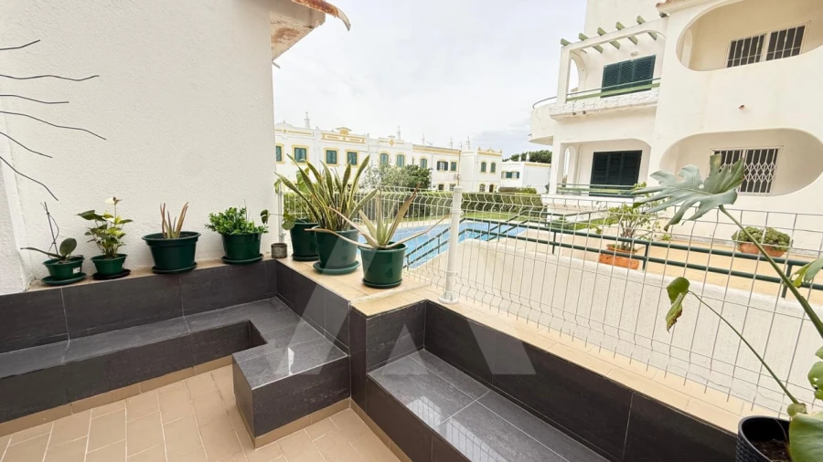 Apartamento T2 para Venda em Quarteira Foto 30