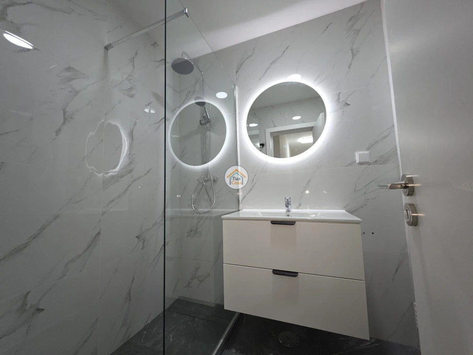 Apartamento T2 para Venda em Faro (Sé e São Pedro) Foto 2