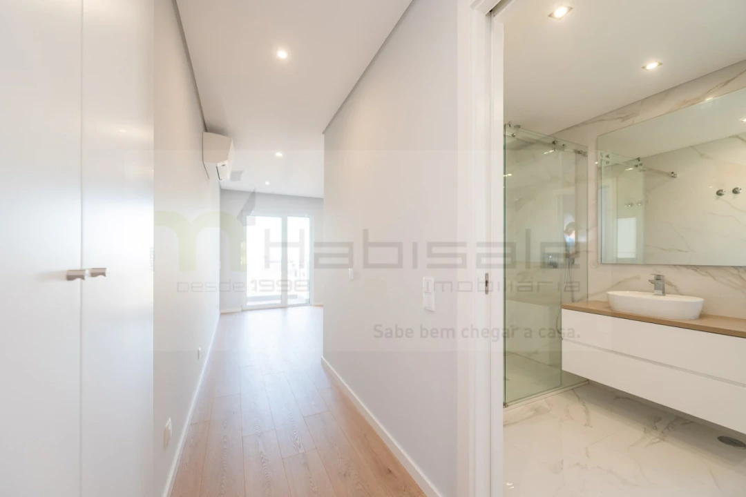 Apartamento T3 para Venda em Carcavelos e Parede Foto 14