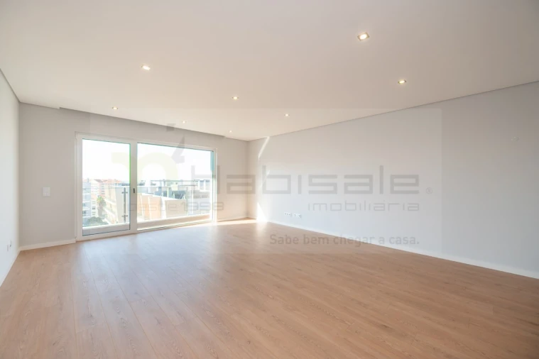 Apartamento T3 para Venda em Carcavelos e Parede Foto 3