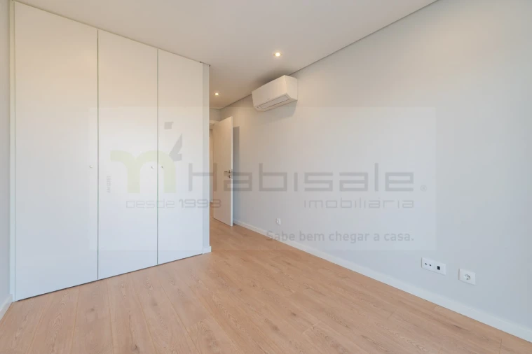 Apartamento T3 para Venda em Carcavelos e Parede Foto 19