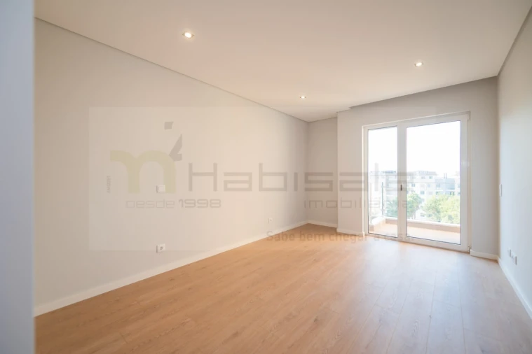 Apartamento T3 para Venda em Carcavelos e Parede Foto 20