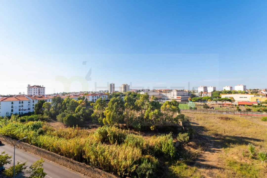 Apartamento T3 para Venda em Carcavelos e Parede Foto 11