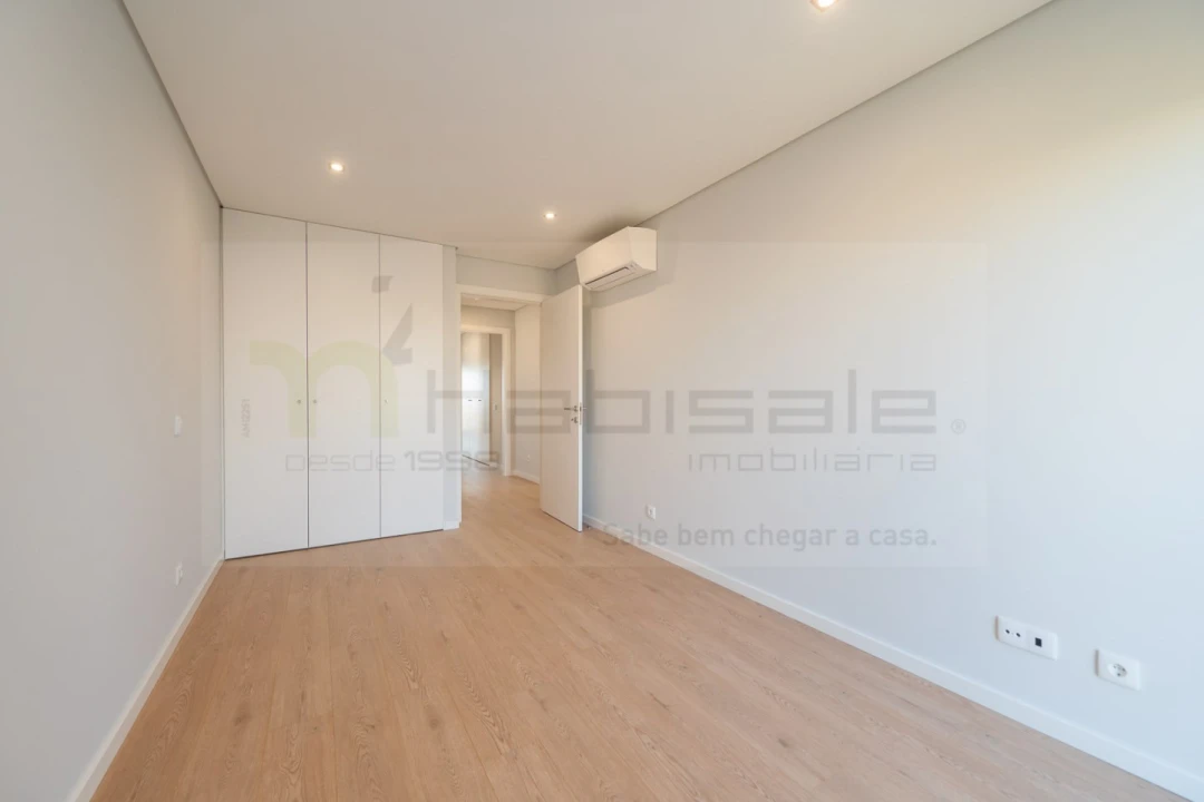 Apartamento T3 para Venda em Carcavelos e Parede Foto 23