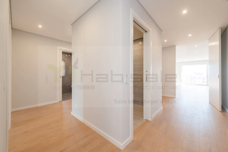 Apartamento T3 para Venda em Carcavelos e Parede Foto 14