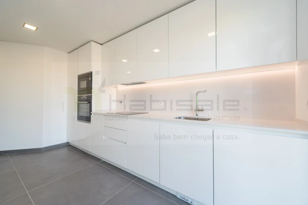 Apartamento T3 para Venda em Carcavelos e Parede Foto 9