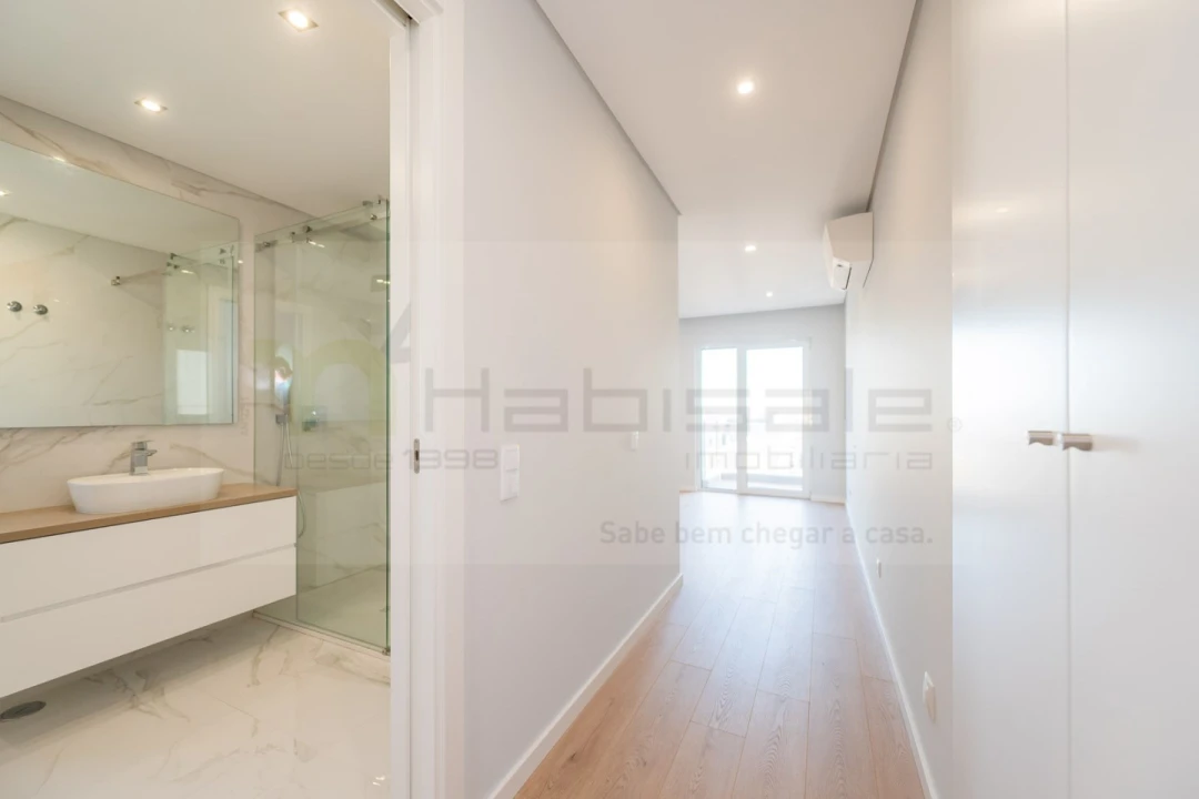 Apartamento T3 para Venda em Carcavelos e Parede Foto 18