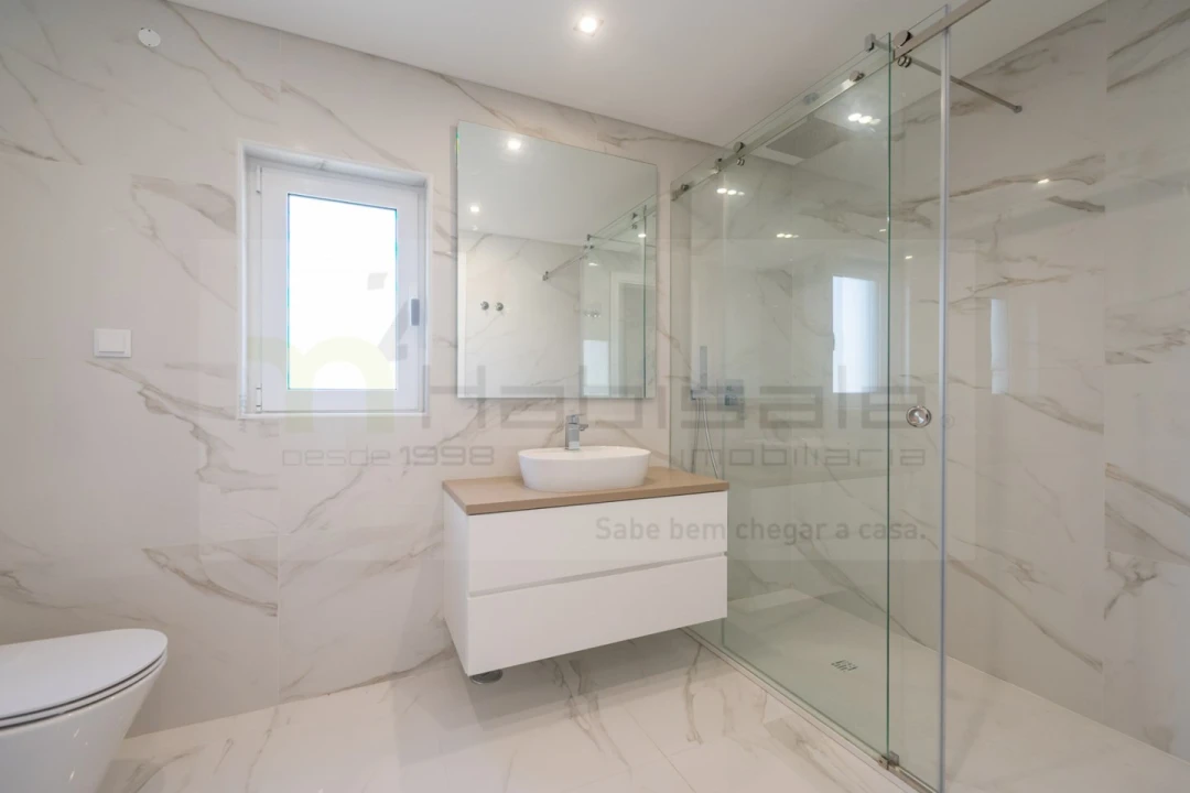 Apartamento T3 para Venda em Carcavelos e Parede Foto 19