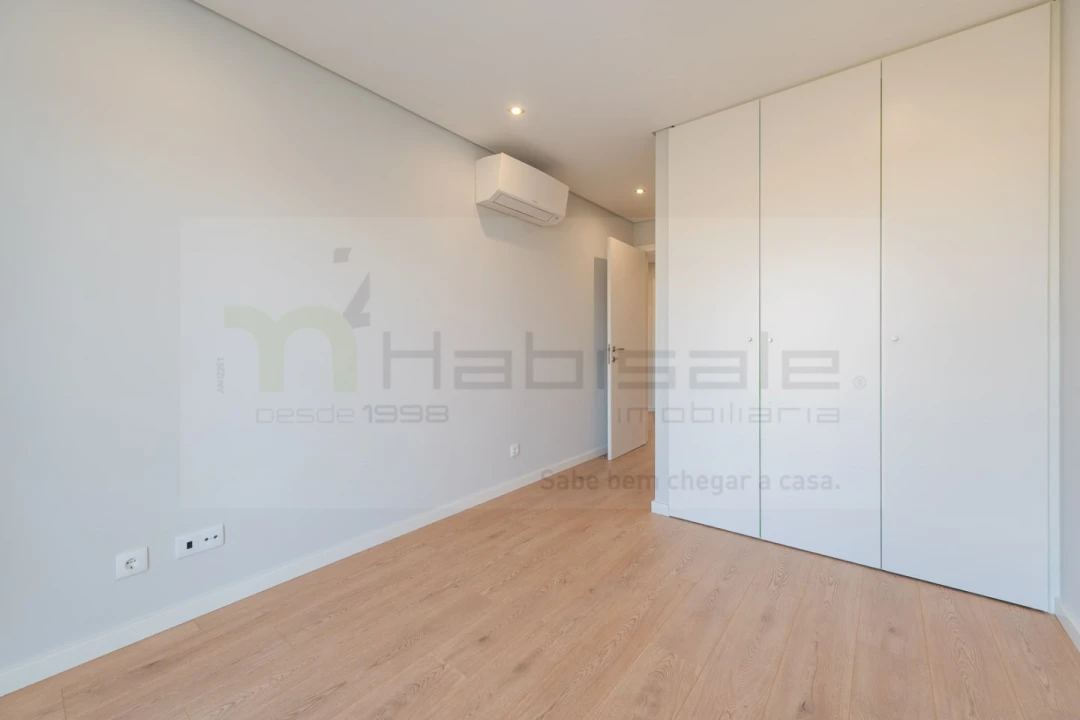 Apartamento T3 para Venda em Carcavelos e Parede Foto 23